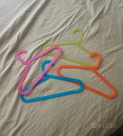 15 attaccapanni colorati per bambino
