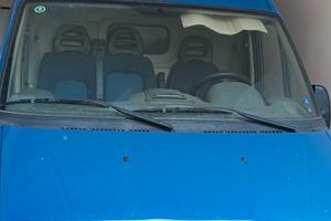 Peugeot Boxer passo lungo tetto alto.