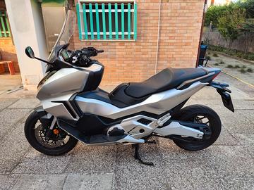 Honda Forza 750