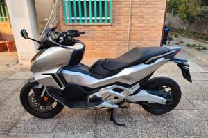 Honda Forza 750