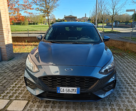 Ford Focus ST line