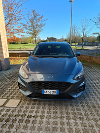 Ford Focus ST line