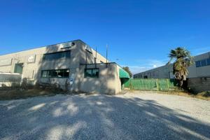 Capannone di 500mq a Udine