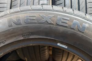 Gomme NUOVE Nexen 235/60 R18  107V
