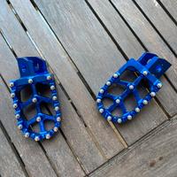 Manubrio, manopole, pedane blu