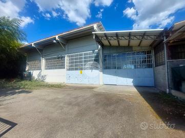 CAPANNONE A STRAMBINO