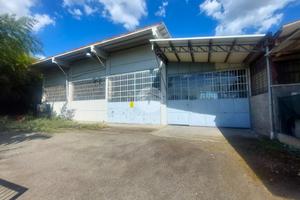 CAPANNONE A STRAMBINO