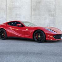 Ferrari 812 Superfast 6.5 V12 DCT F1 - Magnif...