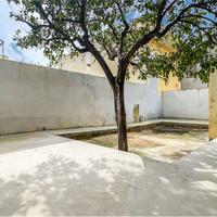 Casa indipendente con cortile e terrazza sovrastan
