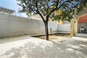 Casa indipendente con cortile e terrazza sovrastan