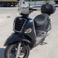 Scooter Aprilia 250 Kymco People
