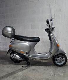 Vespa 125 et4