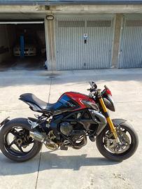 MV Agusta brutale 800RR trasformata in DRAGSTER.