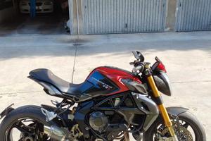 MV Agusta brutale 800RR trasformata in DRAGSTER.