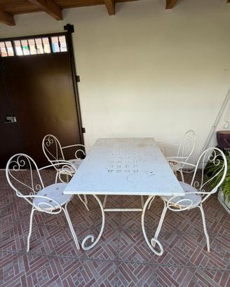 Tavolo da esterno