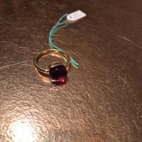 Anello in oro giallo con tormalina naturale