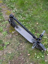 Xiaomi Mi Essential monopattino elettrico