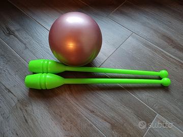 clavette e palla ginnastica ritmica 