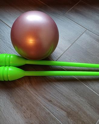 clavette e palla ginnastica ritmica 