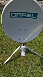 tripiede con antenna satellitare 