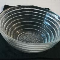 Ciotola decorativa in vetro striato e ondulato