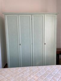 armadio con letto singolo e comodino