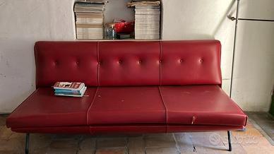 Divano e poltrone in ecopelle anni 70