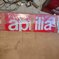 Aprilia insegna luminosa
