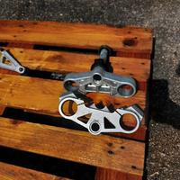 coppia di piastre sterzo per derby gpr 50