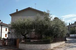 Villetta a Schiera Rosciano di Fano