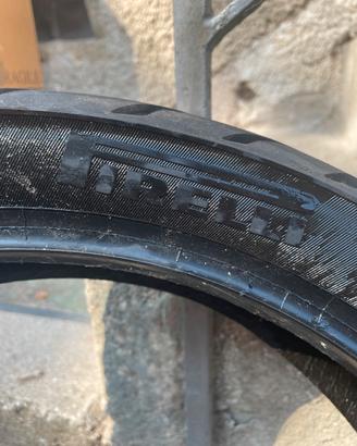 Gomme moto Pirelli