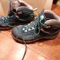 Scarpe TREKKING marca QUECHUA misura 39.