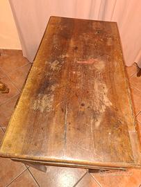 tavolo in legno di noxe