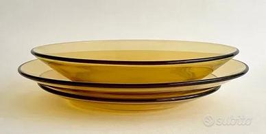 Set piatti anni 60 color ambra di Bormioli & Figli