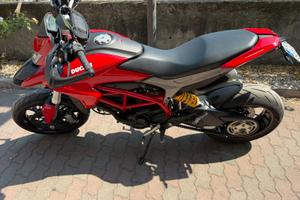 Hypermotard 821