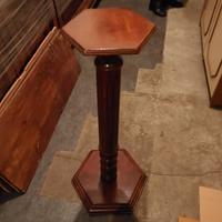 colonna porta lampada o vaso in legno