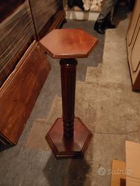 colonna porta lampada o vaso in legno