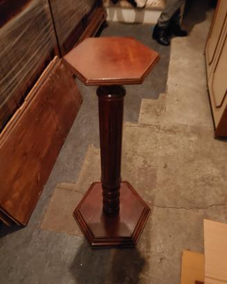 colonna porta lampada o vaso in legno