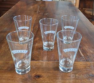 Set da cinque bicchieri da liquore vintage Baileys