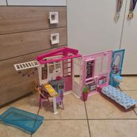 Casa di Barbie con Barbie e accessori inclusi