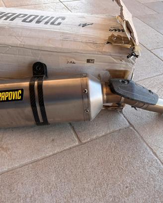 Silenziatore Akrapovic per versis 1000