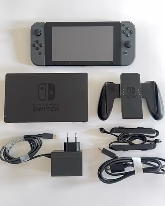 Nintendo Switch Rosso Blu Completa Senza Scatola