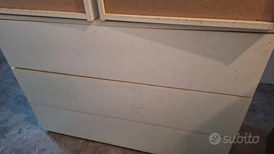 cassettiera con due comodini 