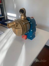 Pompa autoadescante in bronzo a cardano