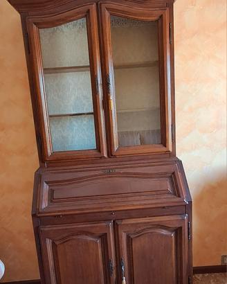 credenza con vetrine
