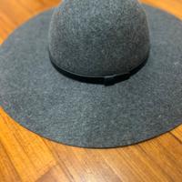 Cappello in tessuto donna