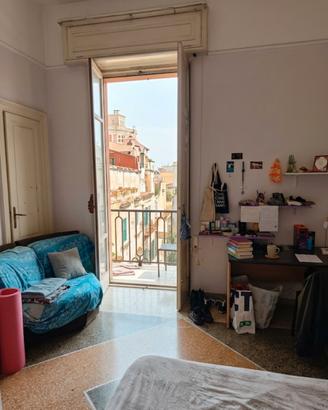 Camera singola 430 doppia 250 NAPOLI CENTRO