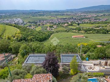VILLA SINGOLA A NEGRAR DI VALPOLICELLA