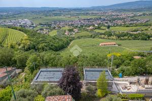 VILLA SINGOLA A NEGRAR DI VALPOLICELLA