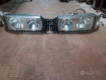 Fari anteriori STRALIS